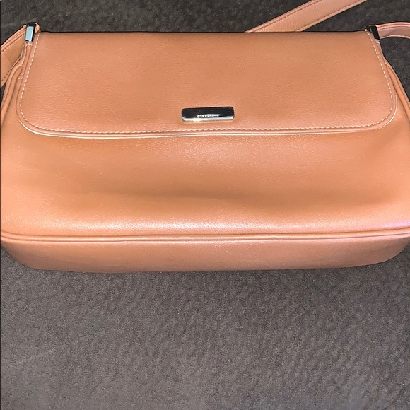 Liz Claiborne Shoulder Bag - Picture 8 of 8